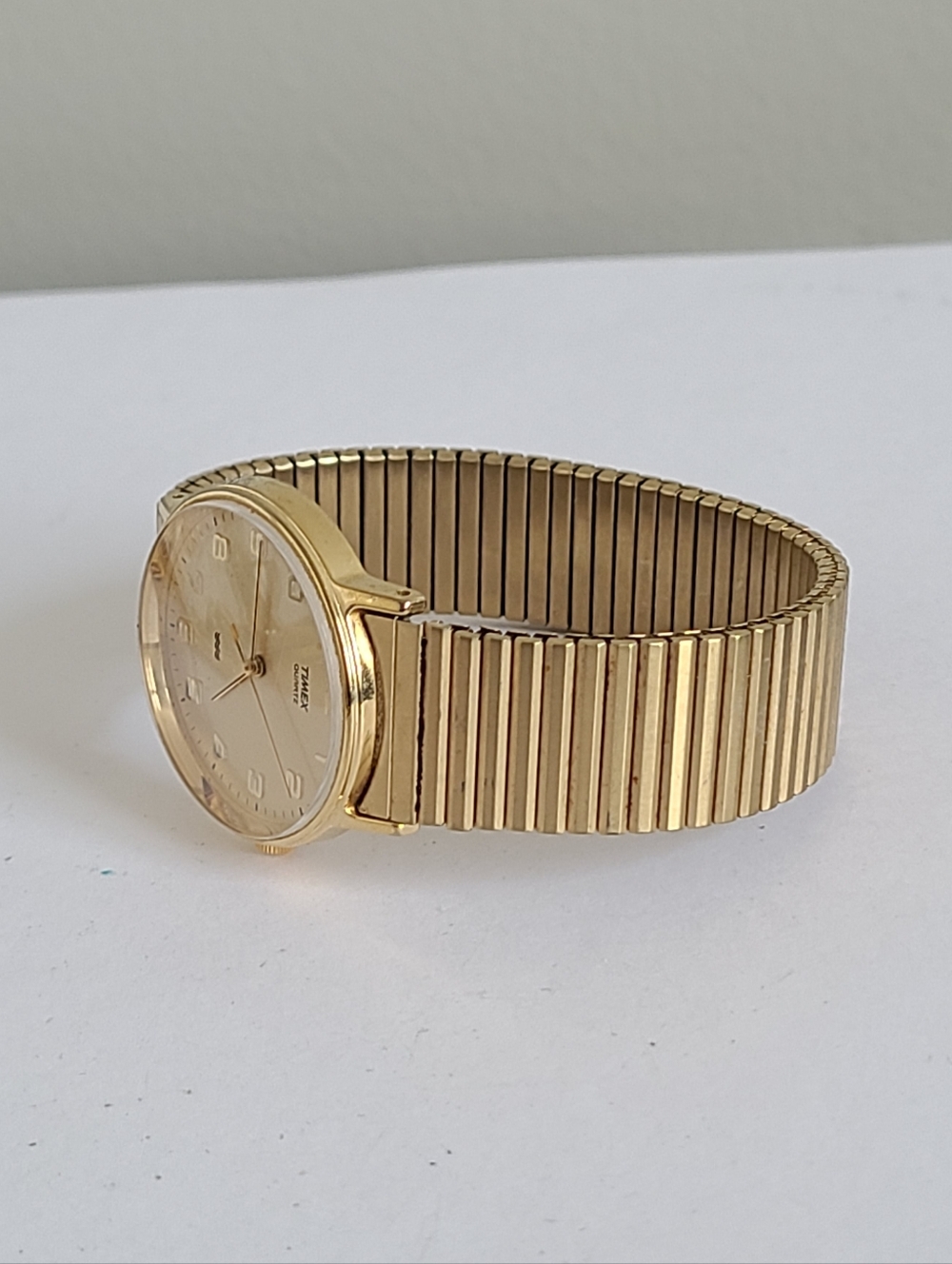 Vintage Timex Quartz LA Cell T82 Gold Tone Water Resistant Men's Dress Watch - Picture 10 of 16